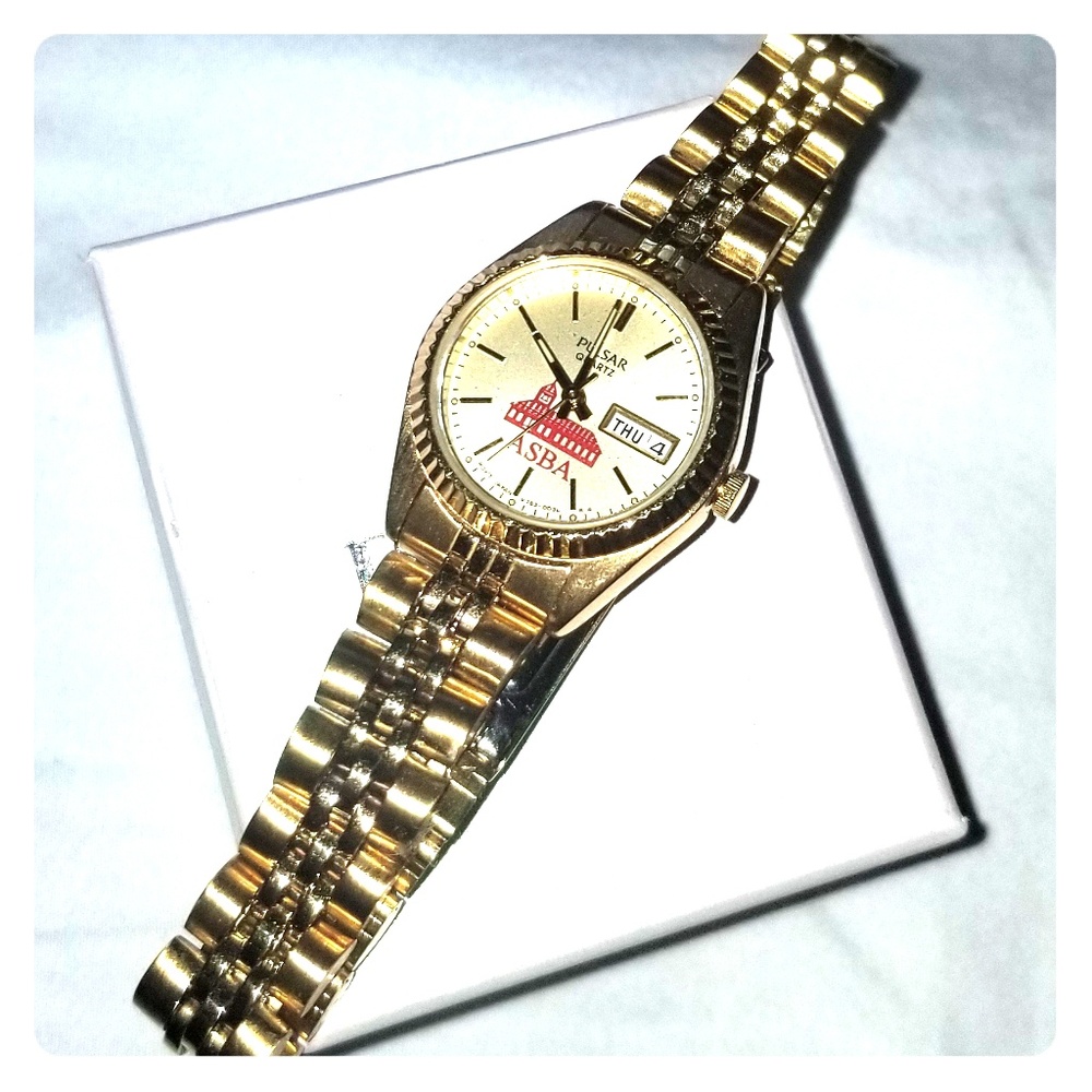 Ladies pulsar gold watch